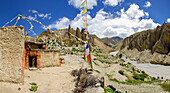 Luri Gompa, Luri Gumba, Buddhist monastery, cave temple with prayer flags, near Yara, Gara, Kingdom of Mustang, Nepal, Himalaya, Asia