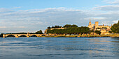 Palais des Papes and Saint Benezet Bridge over the River Rhone, UNESCO World Heritage Site, Avignon, Vaucluse, Provence, France, Europe