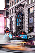 Paramount Building, 46th street, Times Square, Midtown, Manhattan, New York, USA