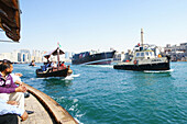 Abra Passagiere, Schiffsverkehr, Dubai Creek, Dubai, Vereinigte Arabische Emirate, VAE