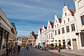 Stadtplatz in Wismar, Ostsee, Norddeutschland, Deutschland, Europa, Sommer, Norden