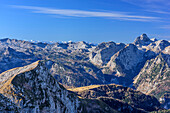 Steinernes Meer mit Fagstein im Vordergrund, Gotzenalm im Mittelgrund und Hundstod im Hintergrund, Blick vom Schneibstein, Schneibstein, Berchtesgadener Alpen, Oberbayern, Bayern, Deutschland