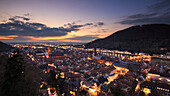 Ausblick über Heidelberg und die Altstadt vom Schloss aus gesehen, Heidelberg, Baden-Württemberg, Deutschland