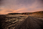 Ringstraße und Berge bei Sonnenuntergang, Winter, Kalt, Südisland, Island