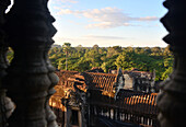 Blick vom Turm des Angkor Wat Tempel, Archäologischer Park Angkor bei Siem Reap, Kambodscha, Asien