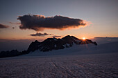 Sonnenaufgang über dem Plateau du Trient, Walliser Alpen, Kanton Wallis, Schweiz