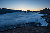 Der Plaine-Morte-Gletscher am frühen Morgen, Berner Alpen, Kantone Bern und Wallis, Schweiz