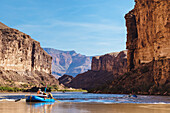 Rafts float down the Colorado River, Grand Canyon National Park, Arizona, USA