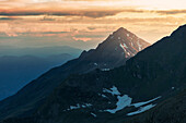 Morgentlicher Blick Richtung Berggrad Nähe Ridnauntal, Südtirol, Italien