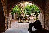 Patio mit Brunnen und Café, Innenhof, Museu Frederic Mares, Barri Gotic, gotisches Viertel, Ciutat Vella, Altstadt, Barcelona, Katalonien, Spanien, Europa