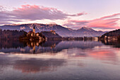 Lake Bled at sunset with Santa Maria Church (Church of Assumption), Gorenjska, Julian Alps, Slovenia, Europe