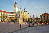 Hauptplatz  mit Rathaus in Pécs , Fünfkirchen , Europäische Kulturhauptstadt 2010 , Donau , Ungarische Tiefebene , Ungarn , Europa