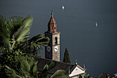 Alte Kirche bei einem See, Ronco, Tessin, Schweiz