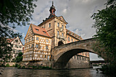 das Bamberger Alte Rathaus inmitten der Regnitz, Bamberg, Region Franken, Bayern, Deutschland, UNESCO Welterbe