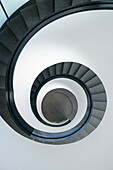 spiralförmiger Treppenaufgang im Neuen Museum, Nürnberg, Region Franken, Bayern, Deutschland