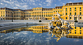 Brunnen vor dem Schloss Schönbrunn,  13. Bezirk, Wien, Österreich