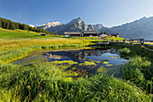 Teich auf der Walder Alm, Huderbankspitze, Karwendel, Tirol, Österreich