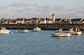 Alter Hafen, Fischerboote, Roscoff, Hafenmauer, Kai, Bretagne Frankreich