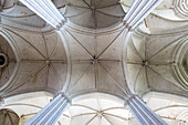 Wallfahrtskirche, Langhaus, Rippengewölbe, gotisches Mittelschiff, Saint Martin, Candes-Saint-Martin, Centre-Val-de-Loire, Loire Region, Frankreich