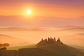 Sunrise, Val d´orcia, Tuscany, Italy.