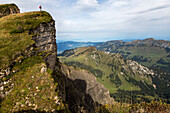 Wanderer auf dem Gipfel, Diedamskopf, Bergwandern zwischen Au und Schoppernau, Aussicht, Fernsicht, Wandern, Bergen, Bregenzerwald, Vorarlberg, Österreich