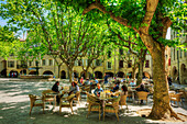 Place aux Herbes, Uzes, Gard, Languedoc-Roussillon, Frankreich