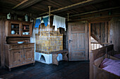 bäuerliches Schlafzimmer im Freilichtmuseum in Neuhausen ob Eck, Landkreis Tuttlingen, Schwäbische Alb, Baden-Württemberg, Deutschland