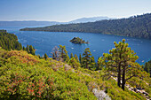 Blick auf den Lake Tahoe , Emerald Bay und Fannette Island , Kalifornien , U.S.A. , Amerika