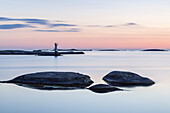 Felsküste auf Insel Hönö, Bohuslän, Västra Götalands Län, Schärengarten Göteborg, Südschweden, Schweden, Nordeuropa, Europa