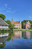 Renaissance-Schloss Egeskov auf der Insel Fünen, Dänische Südsee, Süddänemark, Dänemark, Nordeuropa, Europa