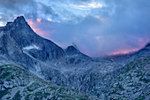 Wolkenstimmung in Presanellagruppe, Lago Nero, Adamello-Presanella-Gruppe, Trentino, Italien
