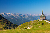 Chapel on Wallberg, view to Karwendel mountains, near Rottach-Egern am Tegernsee, Mangfallgebirge, Bavaria, Germany