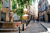 France, Bouches du Rhone, Aix en Provence, the Place des Trois Ormeaux, fontain