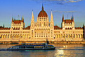 Hungary, Budapest, the Danube river and the Parliament seen from the other bank of the river, listed as World Heritage by UNESCO, Buda side
