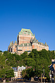 Kanada, Provinz Quebec, Québec, Altstadt als Weltkulturerbe der UNESCO, Schloss Fontenac vom Boulevard Champlain gesehen