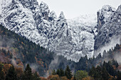 Hoher Göll und Herbstwald, Berchtesgaden, Bayern, Deutschland