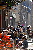 Café in der Altstadt, St. Malo, Bretagne, Frankreich