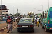 Traffic on Avenue De L’Unite Africaine Oua, Bamako, Mali, West Africa