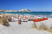 Blick über den Strand auf die Zitadelle von Calvi, Korsika, Südfrankreich, Frankreich, Südeuropa, Europa