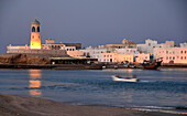 Blick auf das Al-Ayjah-Viertel, Sur am Golf von Oman, Oman