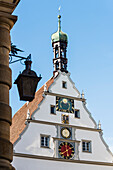 Facade of the house Ratsherrntrinkstube at the town hall square, Rothenburg ob der Tauber, Bavaria, Germany