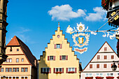Häuser am Rathausplatz in der historischen Altstadt, Rothenburg ob der Tauber, Bayern, Deutschland