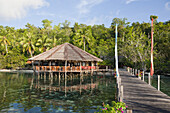 Restaurant im Papua Explorers Resort, Gam, Raja Ampat, West Papua, Indonesien