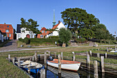Boote im Hafen von Maasholm an der Schlei, Ostseeküste, Schleswig-Holstein, Norddeutschland, Deutschland, Nordeuropa, Europa