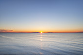 Sonnenuntergang an der Ostsee, Dranske, Halbinsel Wittow, Insel Rügen, Ostseeküste, Mecklenburg-Vorpommern, Norddeutschland, Deutschland, Europa