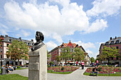 Gärtnerplatz mit der Büste von Leo von Klenze, München, Bayern, Deutschland