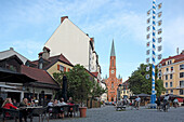 Wiener Platz mit Maibaum, Haidhausen, München, Bayern, Deutschland