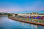 Strandbar Capital Beach und Regierungsviertel, Mitte, Berlin, Deutschland