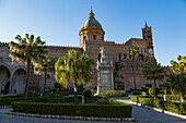 Gärten und die Kathedrale in Palermo, Sizilien, Italien, Europa