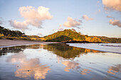 Otamure Bay bei Sonnenaufgang, Whananaki, Northland Region, Nordinsel, Neuseeland, Pazifik